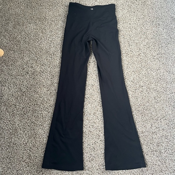 GapFit Studio SkyHigh Flare Size Small - Picture 3 of 4